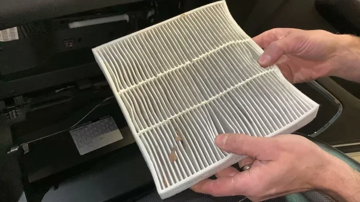 Does a 2011 GMC Yukon Have a Cabin Air Filter Inside