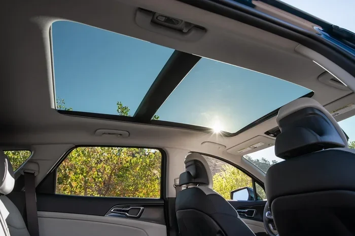 Does the Kia Sportage Have a Panoramic Sunroof Guide