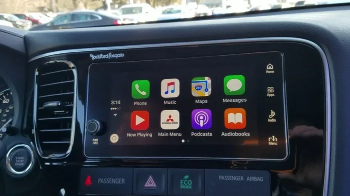 Does the New Mitsubishi Outlander Have Apple CarPlay