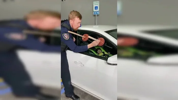 How Do Police Unlock a Car Door Without Damaging It