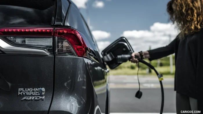 Do You Really Have to Plug In a Toyota RAV4 Hybrid
