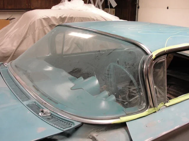 The Fascinating History of Auto Glass and Its Evolution