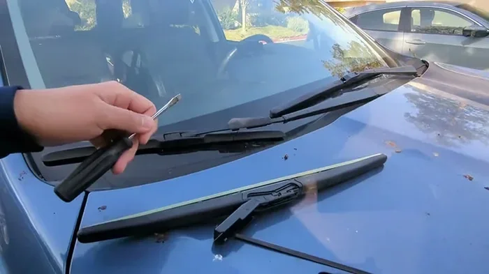 How Do You Remove Front Windshield Wipers Right Now